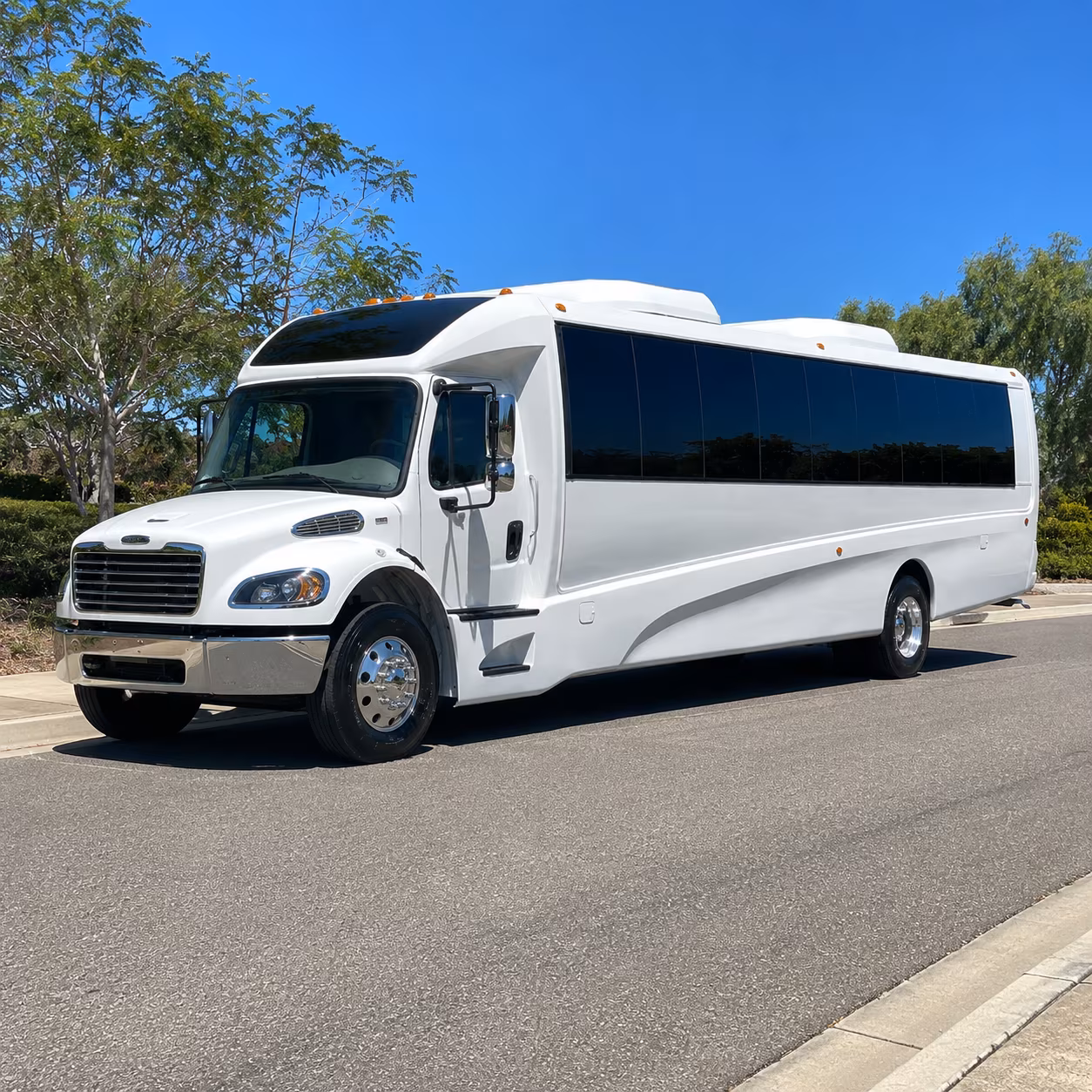 modesto 20 passenger minibus